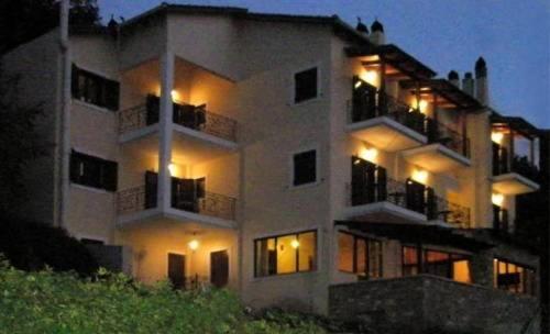 Amadriades Kalavryta Exterior photo