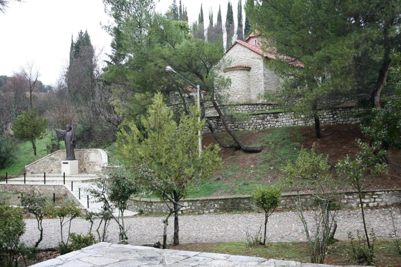 Amadriades Kalavryta Exterior photo